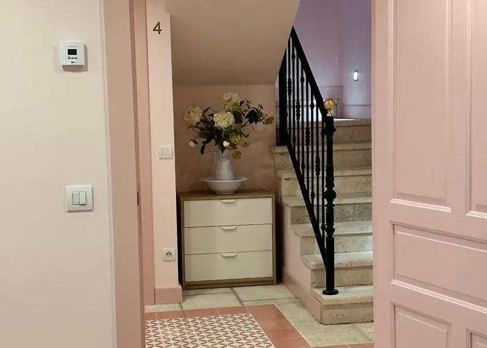 La Casa Rosa * Burgo